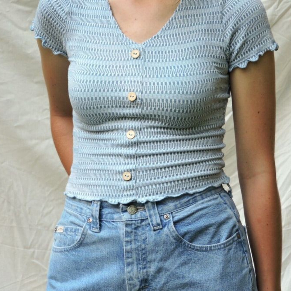 CAUTION TO THE WIND Women's Coastal Crop Stretch Top Size Small